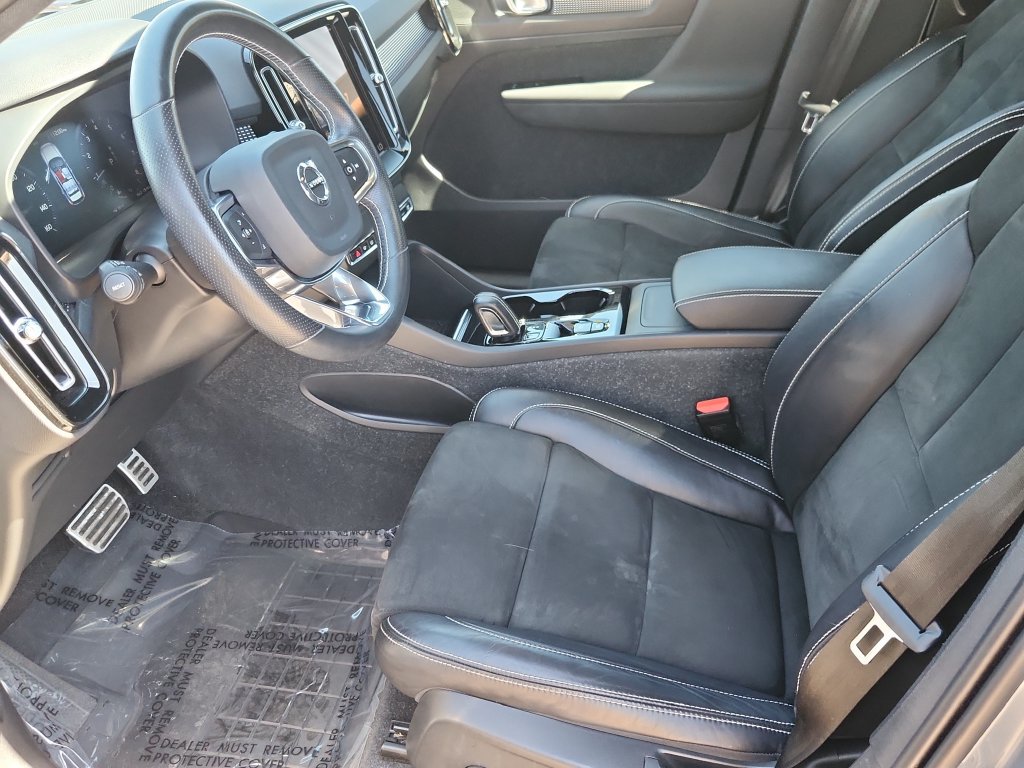 Used 2021 Volvo XC40 T5 R-Design w/ Climate Package AWD/4WD image 7
