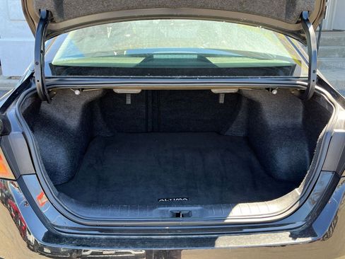 Used 2025 Nissan Altima 2.5 SV image 30