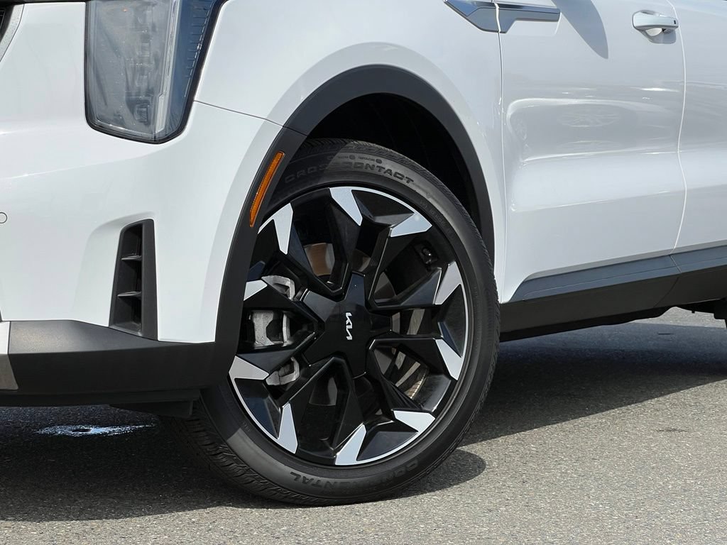 Used 2025 Kia Sorento EX AWD/4WD image 2