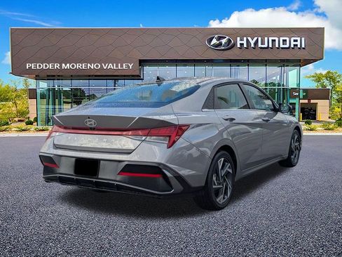 Certified 2025 Hyundai Elantra Limited image 3