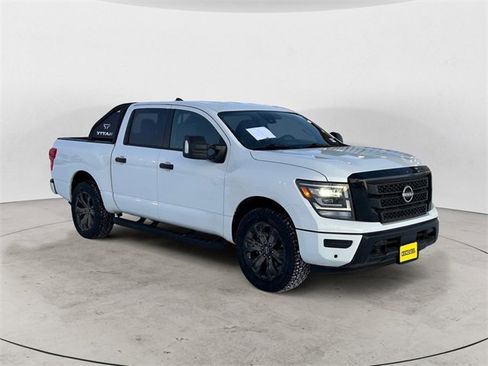Used 2023 Nissan Titan SV w/ SV Convenience Package image 7