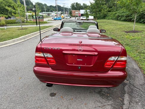 Used 2000 Mercedes-Benz CLK 320 Cabriolet image 16