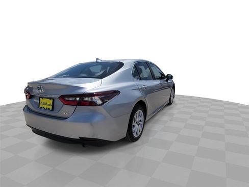Used 2023 Toyota Camry LE FWD image 8
