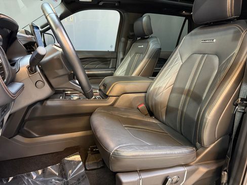 Used 2023 Ford Expedition Max Platinum image 5