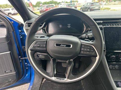 Used 2022 Jeep Grand Cherokee Trailhawk w/ Luxury Tech Group III AWD/4WD image 21