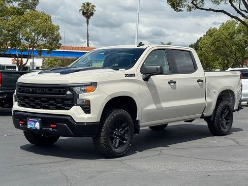 New 2026 Chevrolet Silverado 1500 Custom Trail Boss AWD/4WD image 3