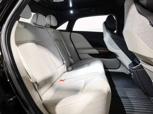 Used 2022 Lucid Air Grand Touring image 23