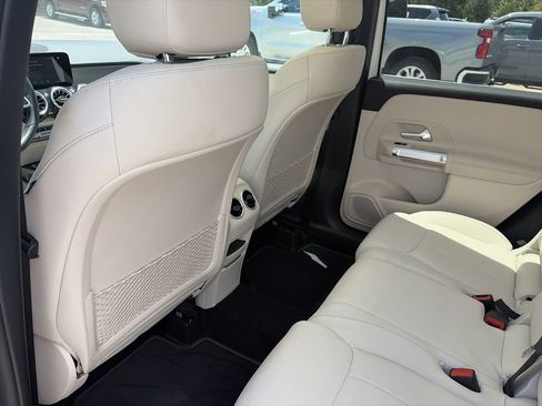 Used 2022 Mercedes-Benz GLB 250 image 24