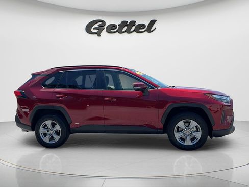 Used 2025 Toyota RAV4 XLE w/ Convenience Package AWD/4WD image 4