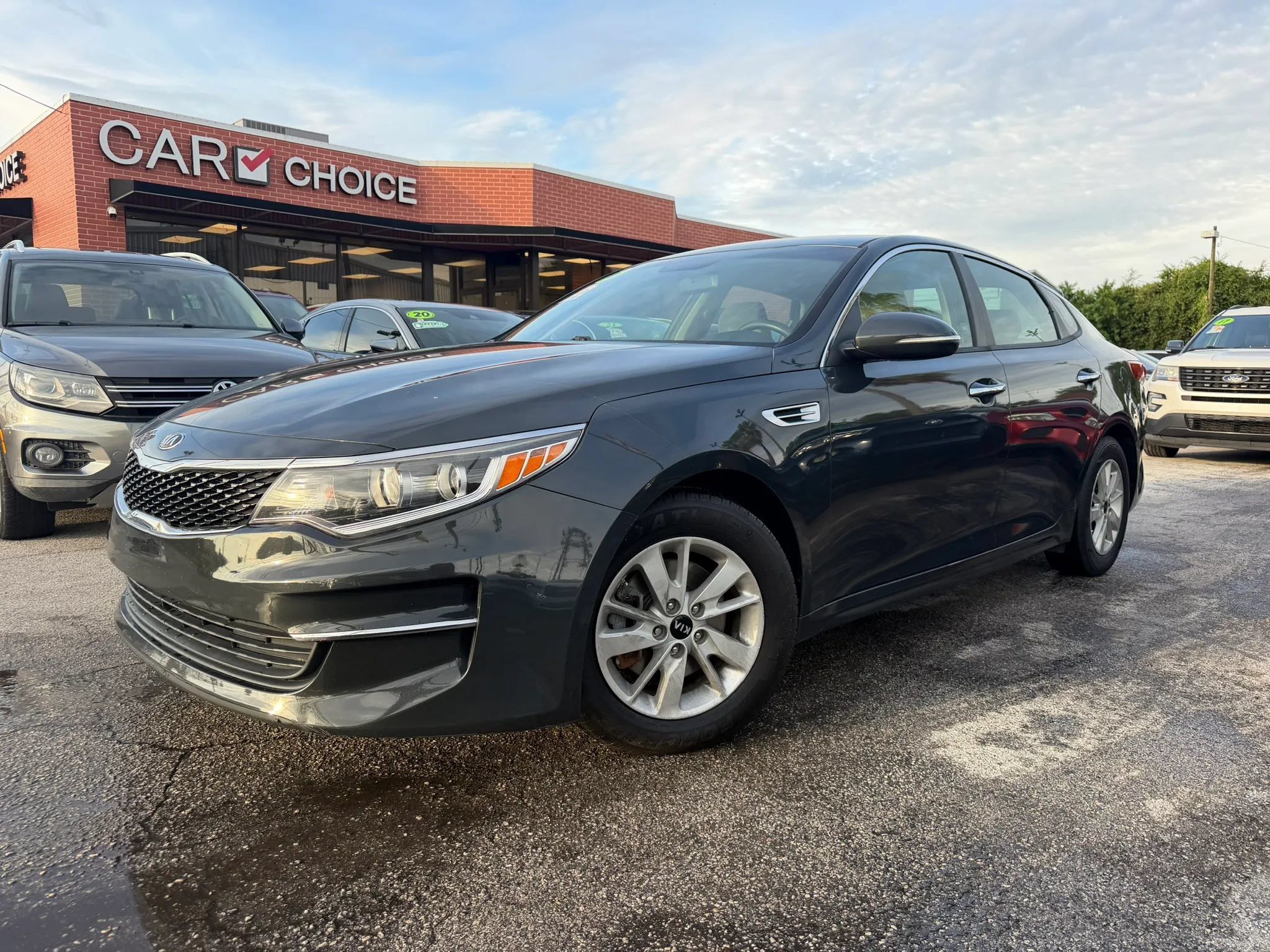 Used 2016 Kia Optima LX FWD image 1