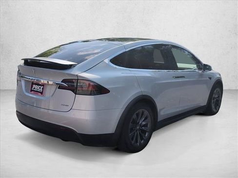 Used 2017 Tesla Model X 90D AWD/4WD image 5