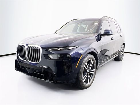 Used 2023 BMW X7 xDrive40i w/ Executive Package image 3