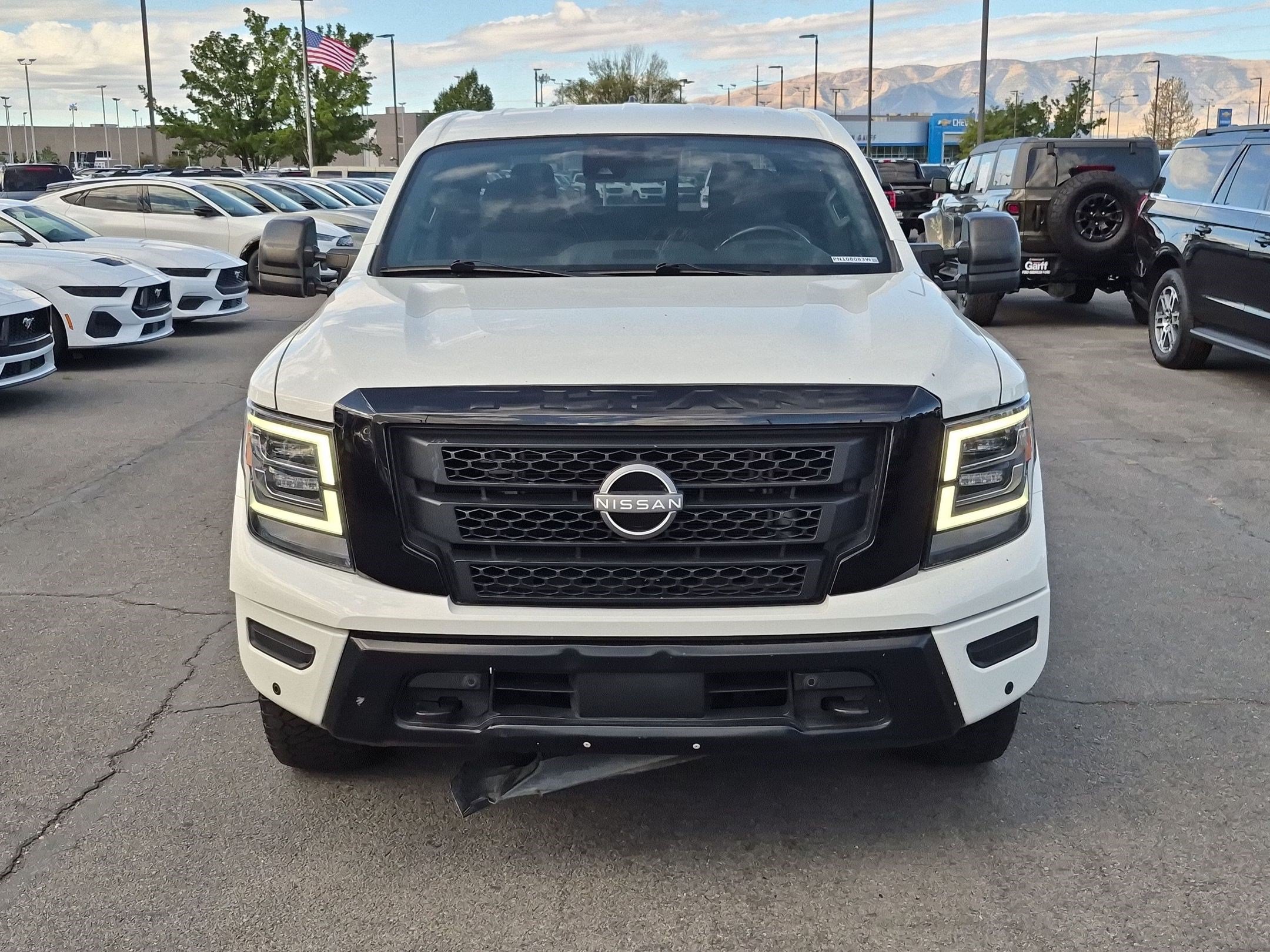 Used 2023 Nissan Titan SV w/ SV Convenience Package AWD/4WD image 12