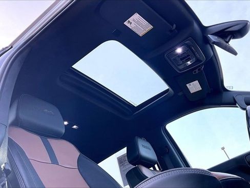 Used 2022 Chevrolet Silverado 1500 High Country image 28