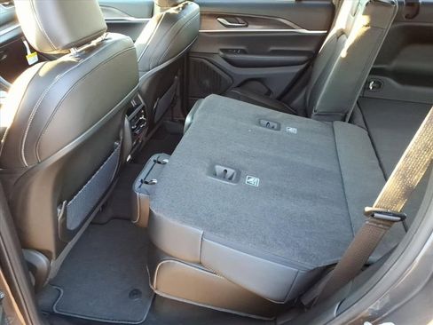 New 2025 Jeep Grand Cherokee Limited image 35