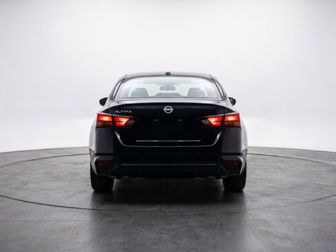 Used 2025 Nissan Altima 2.5 SV image 7