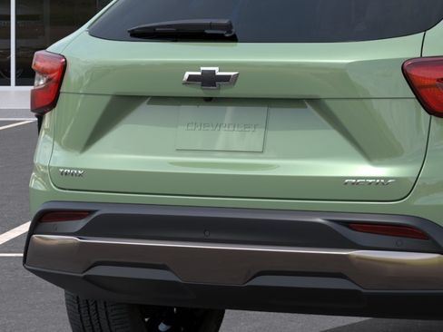New 2026 Chevrolet Trax ACTIV w/ Sunroof Package FWD image 14