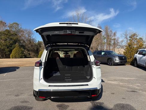New 2026 Nissan Rogue Platinum image 6