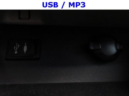 Used 2015 Toyota Highlander Limited image 19