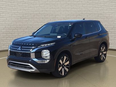 Used 2025 Mitsubishi Outlander SE