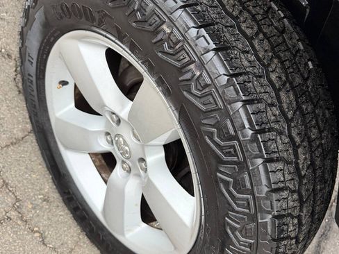 Used 2018 RAM 1500 Classic SLT AWD/4WD image 30