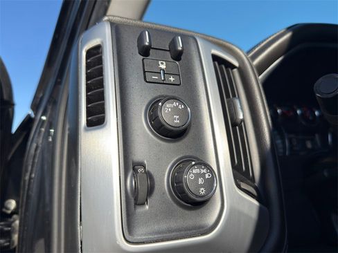 Used 2018 GMC Sierra 1500 SLT w/ SLT Premium Package image 15