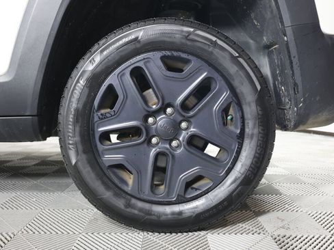 Used 2018 Jeep Renegade Sport w/ Power & Air Group image 8