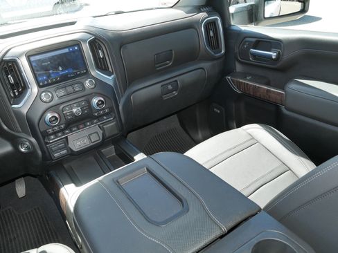 Used 2021 GMC Sierra 2500 Denali w/ Denali Ultimate Package AWD/4WD image 11