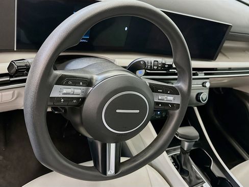 Used 2025 Hyundai Tucson SEL image 18