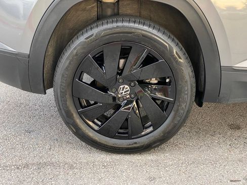 Used 2025 Volkswagen Atlas Cross Sport SE AWD/4WD image 10