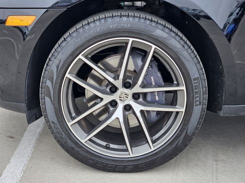 Certified 2025 Porsche Macan image 14