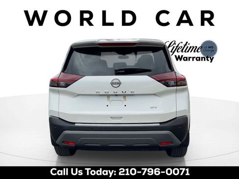 Used 2023 Nissan Rogue SV FWD image 4