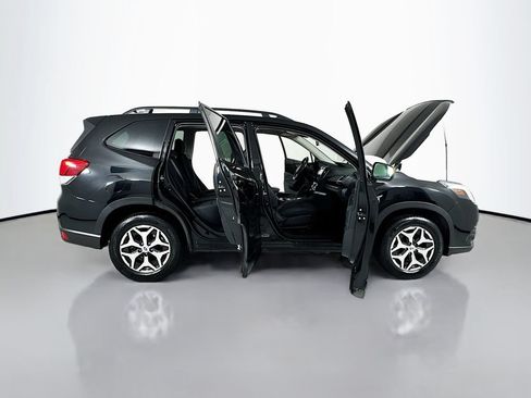 Used 2022 Subaru Forester Premium AWD/4WD image 25