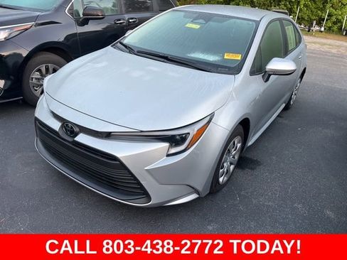 Used 2026 Toyota Corolla LE image 4