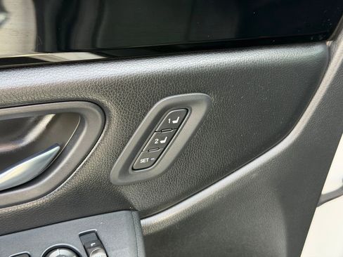 Used 2025 Honda Pilot Touring image 15
