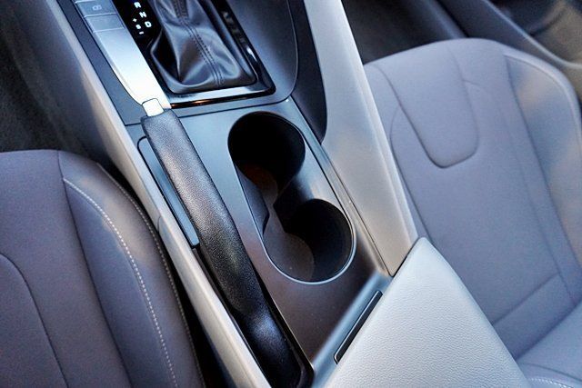 Certified 2026 Hyundai Elantra Sport FWD image 42
