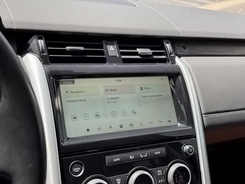 Used 2018 Land Rover Discovery HSE AWD/4WD image 22