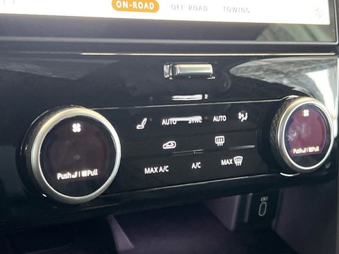 New 2026 Land Rover Discovery Limited Edition AWD/4WD image 16