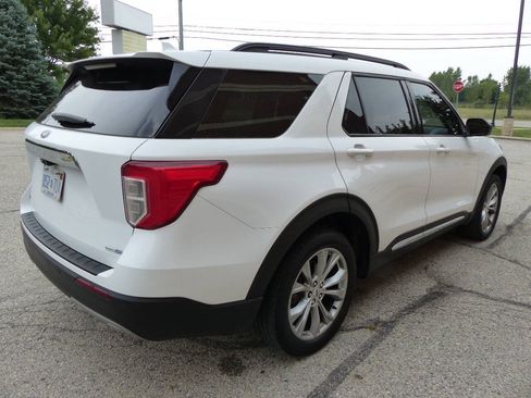 Used 2020 Ford Explorer XLT w/ Equipment Group 202A AWD/4WD image 12