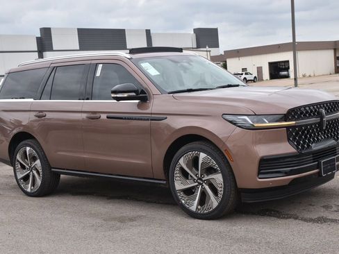 New 2026 Lincoln Navigator Black Label AWD/4WD image 4