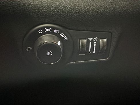 New 2026 Jeep Compass Latitude AWD/4WD image 38