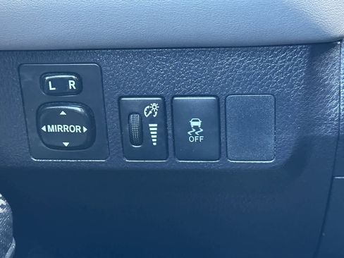 Used 2015 Toyota RAV4 XLE AWD/4WD image 28