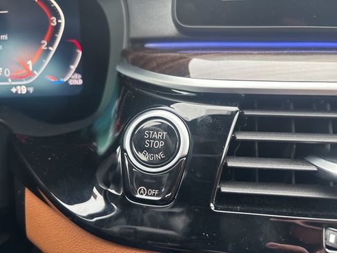 Used 2023 BMW 530i xDrive 530i xDrive w/ Premium Package image 26