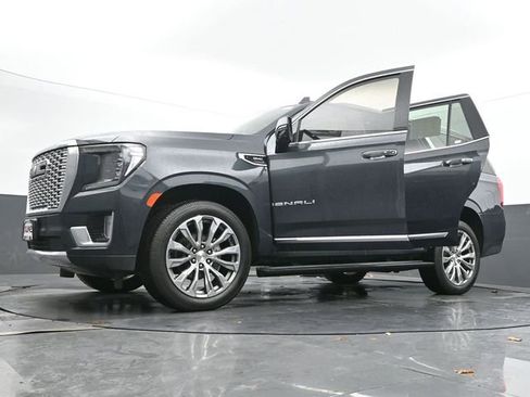 Used 2021 GMC Yukon Denali w/ Denali Premium Package image 79
