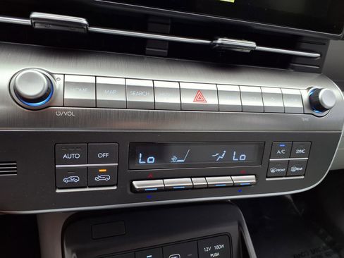 Used 2024 Hyundai Kona SEL w/ Convenience Package FWD image 7