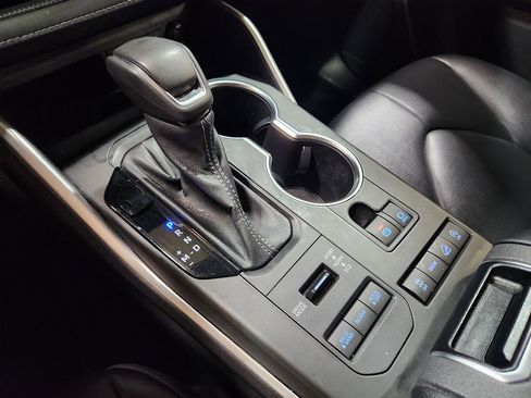 Used 2022 Toyota Highlander XLE image 39
