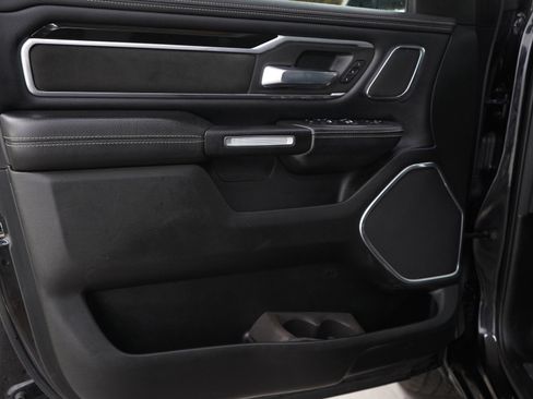 Used 2020 RAM 1500 Laramie AWD/4WD image 17