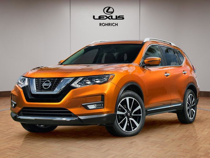 Used 2017 Nissan Rogue SL w/ SL Premium Package image 1