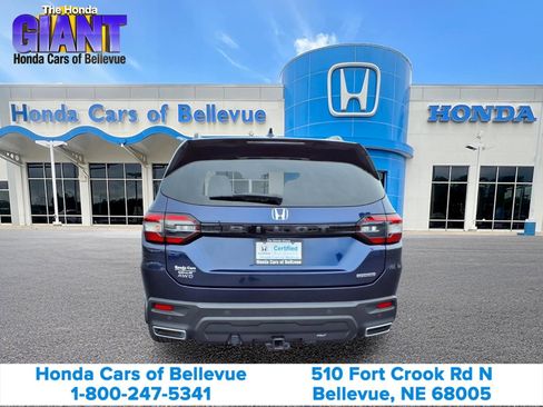 Used 2023 Honda Pilot Touring image 5