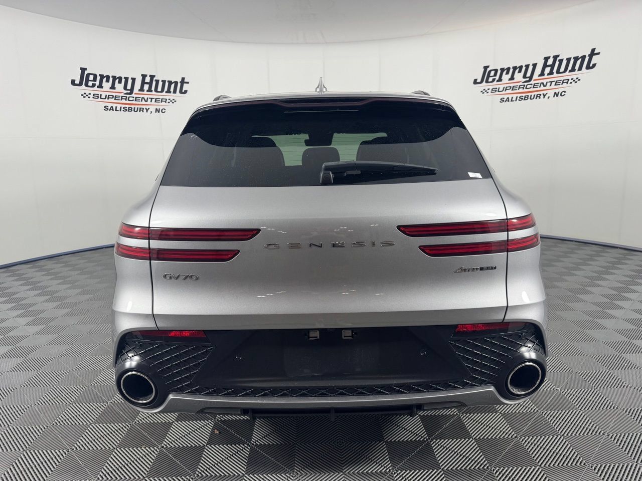 Used 2023 Genesis GV70 3.5T Sport w/ Sport Advanced Package AWD/4WD image 8
